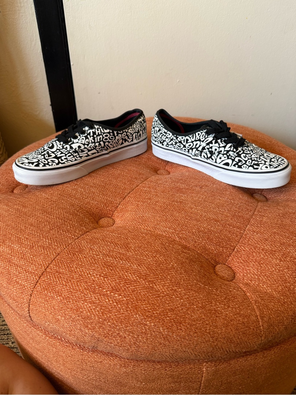Vans Black Low-Top “a tribe called quest” Sneaker Multicolor Insole Icons